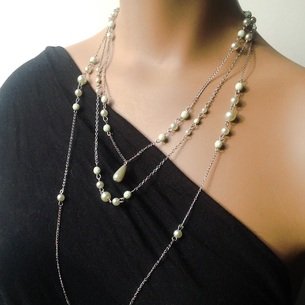 3-Tier Chain and Pearly Bead Necklace in Sage